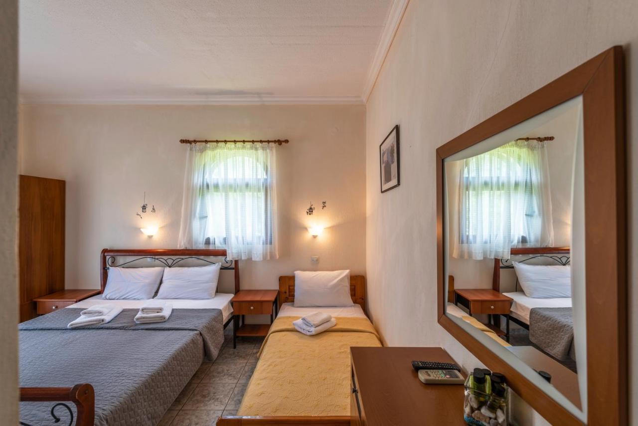 Hotel Castle Pontos à Skala Potamia  Extérieur photo
