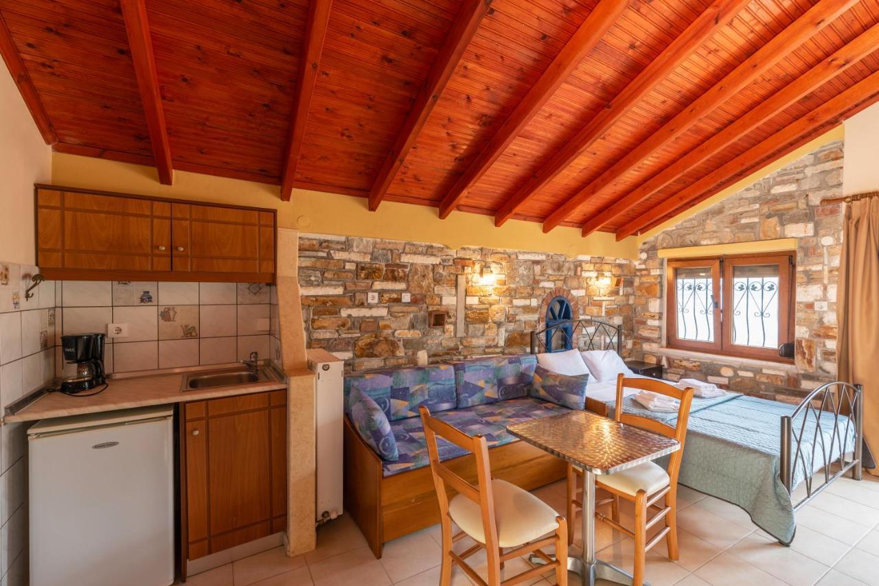 Hotel Castle Pontos à Skala Potamia  Extérieur photo